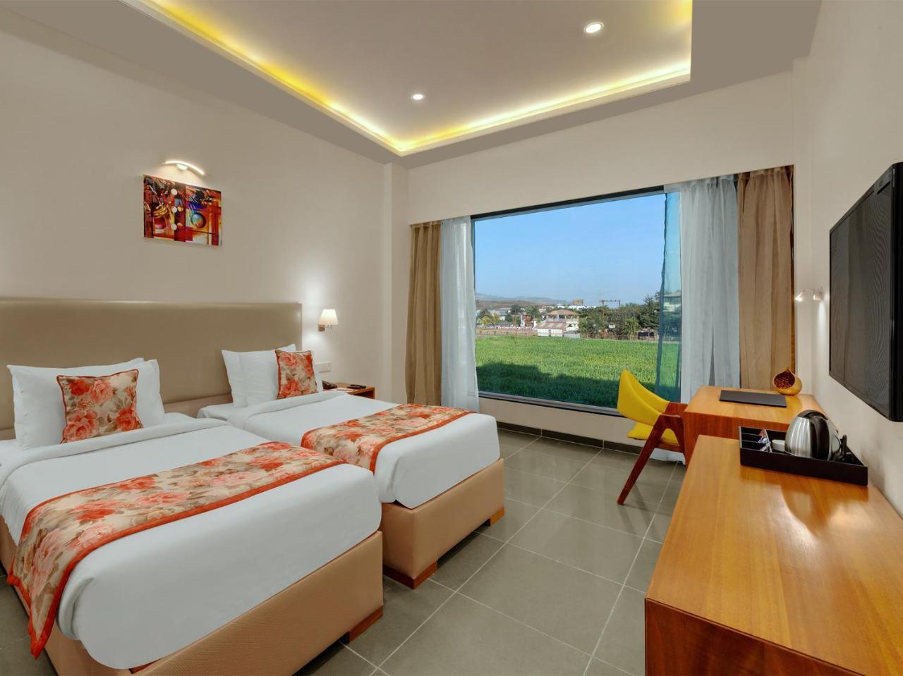 Viola Beacon Resort, Lonavala Esterno foto